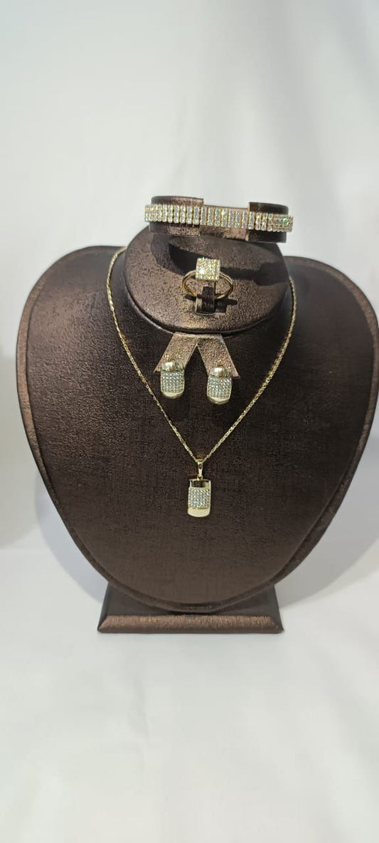 Parure Élégance Rectangulaire - Collier, Boucles, Bague & Bracelet